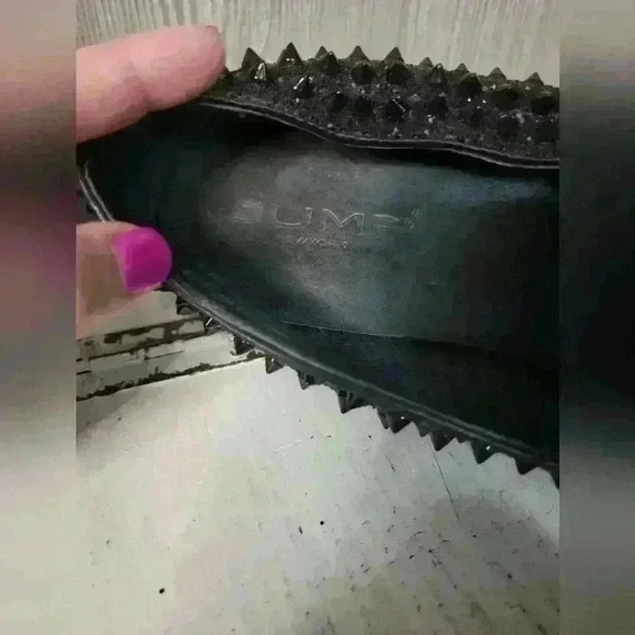 Men's size 10 JUMP  New York black studded loafers. - Picture 5 of 6